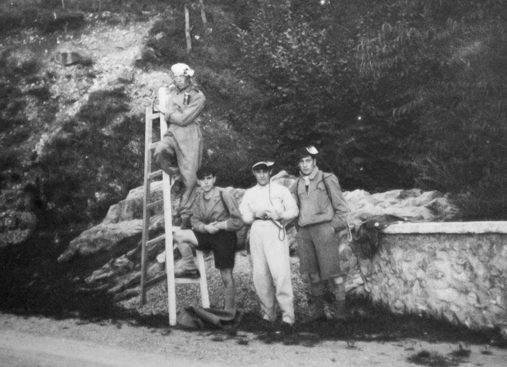 1933 la scaletta usata per salire la cascata nel Ramo Principale (archivio GGT)