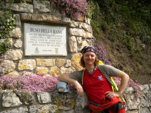 Sandro Sedran all'ingresso vicino al ponte stradale, anno 2010